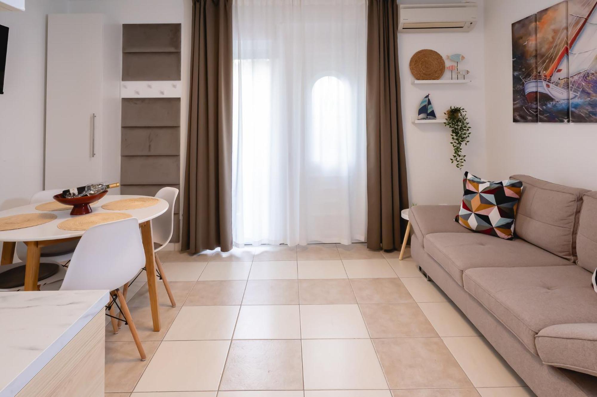 Locus Apartments 佩特坎内 外观 照片