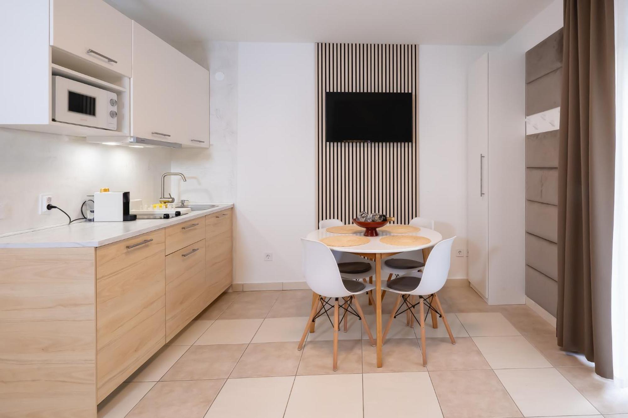 Locus Apartments 佩特坎内 外观 照片