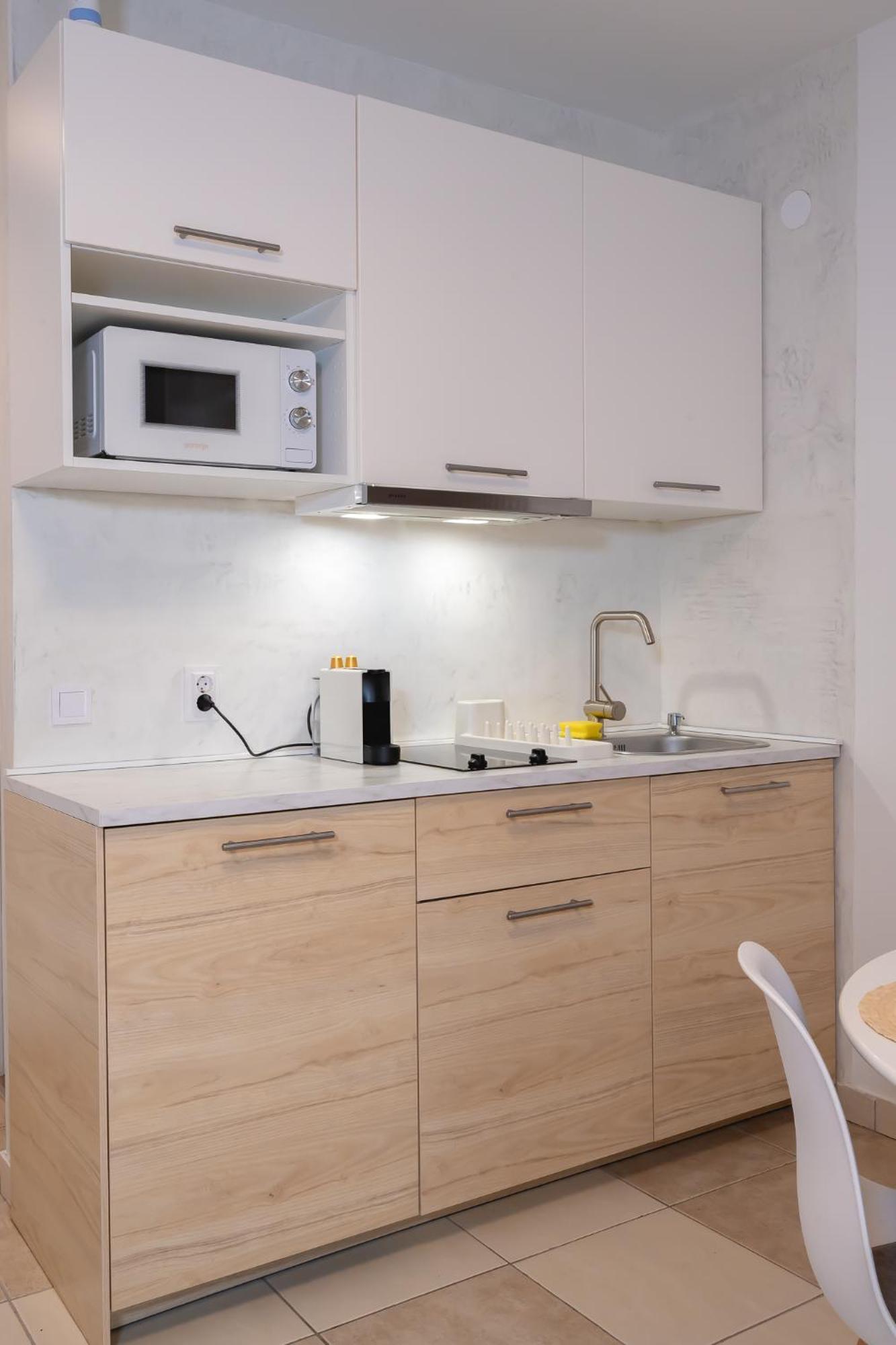 Locus Apartments 佩特坎内 外观 照片